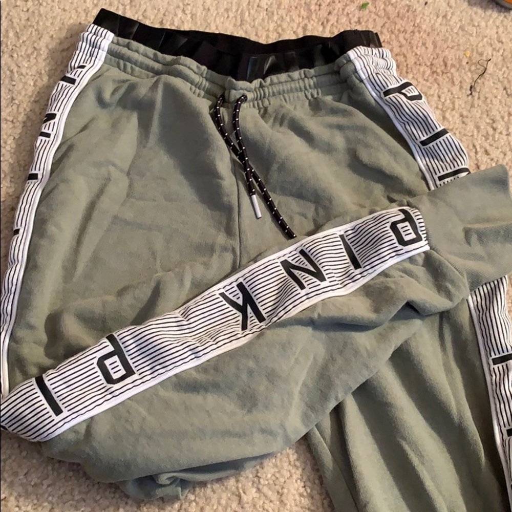 vs/pink joggers
